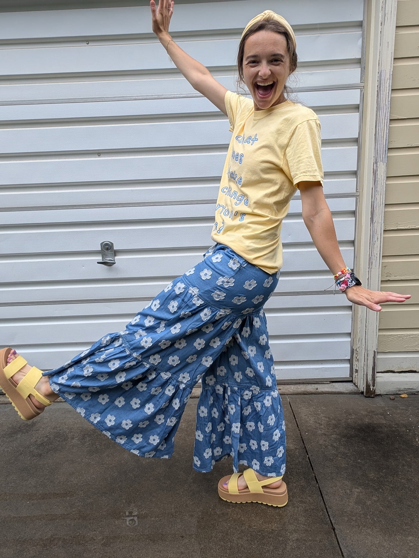 Retro Daisy Print Tiered Wide-Leg Pants
