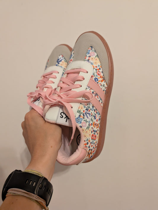 Petal Pop Kicks