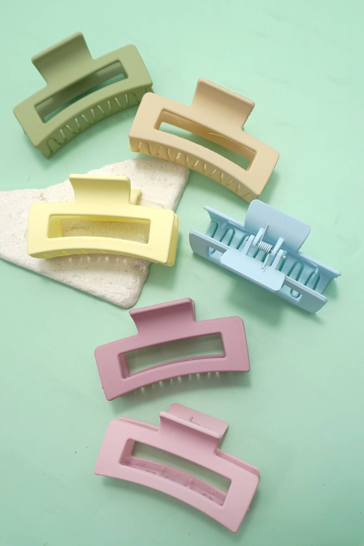PASTEL MATTE RECTANGULAR CLAW CLIP