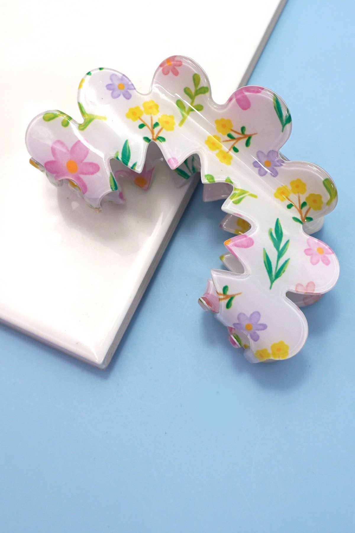 Cottage Floral Wavy Claw Clip