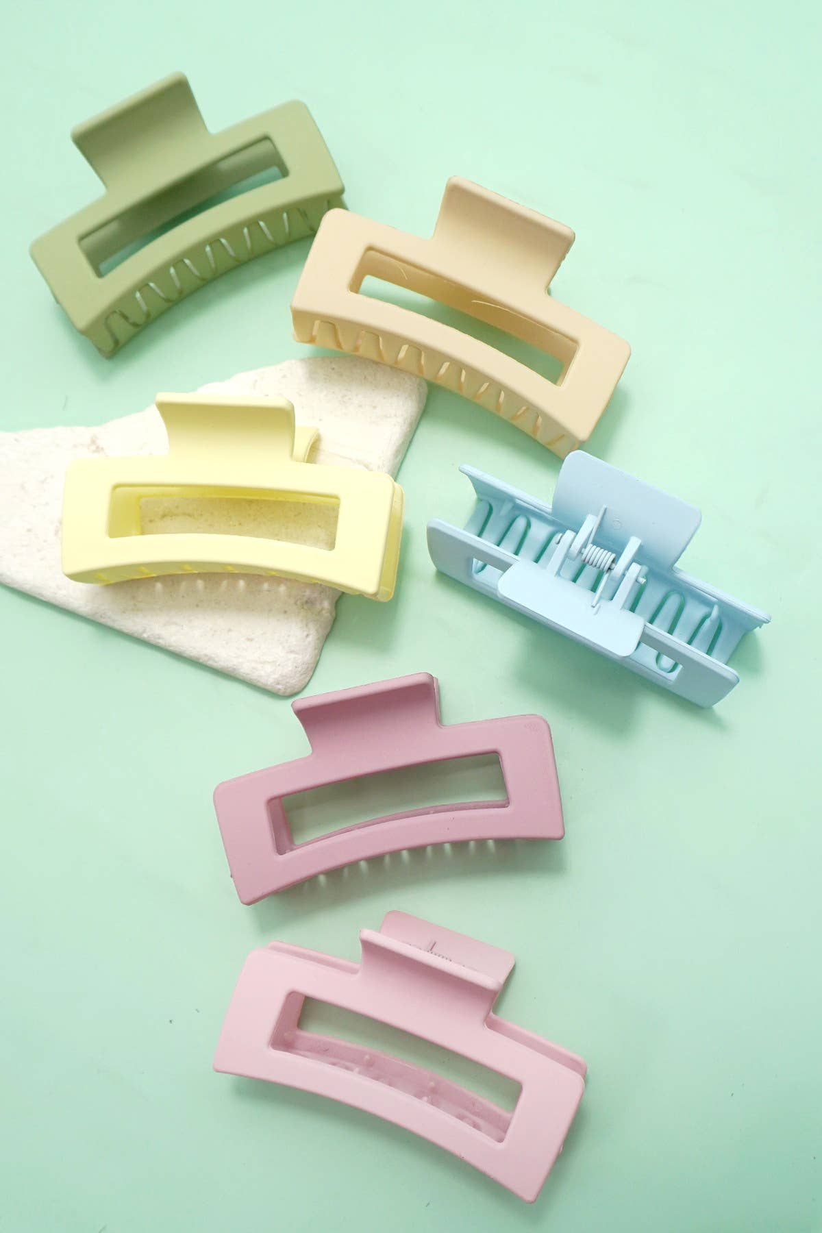 PASTEL MATTE RECTANGULAR CLAW CLIP