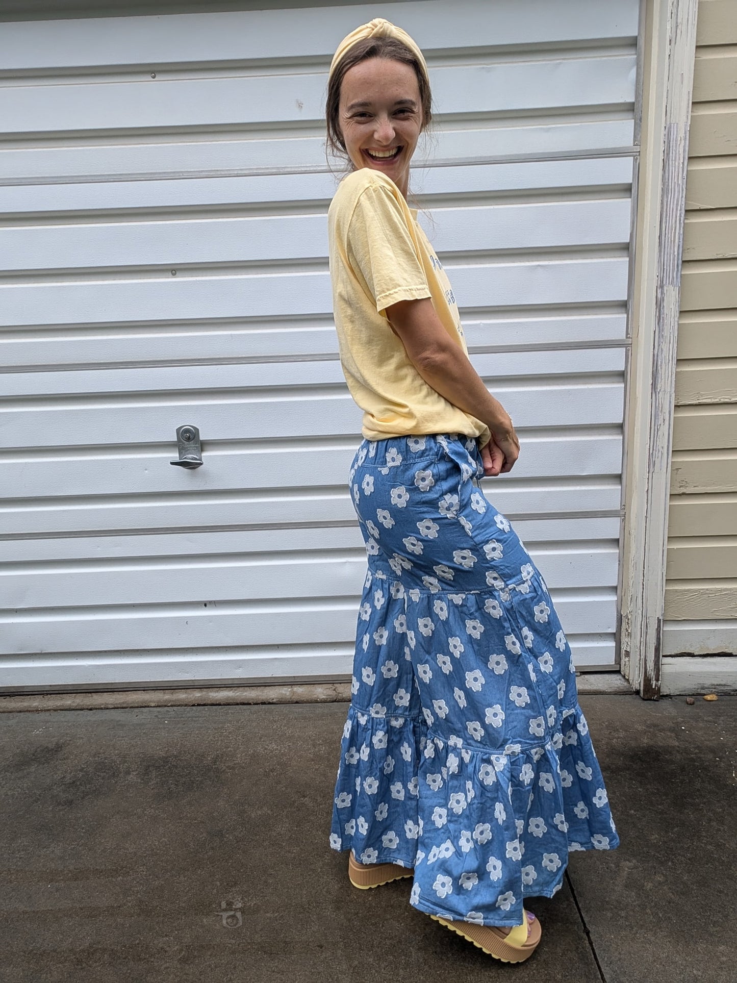 Retro Daisy Print Tiered Wide-Leg Pants